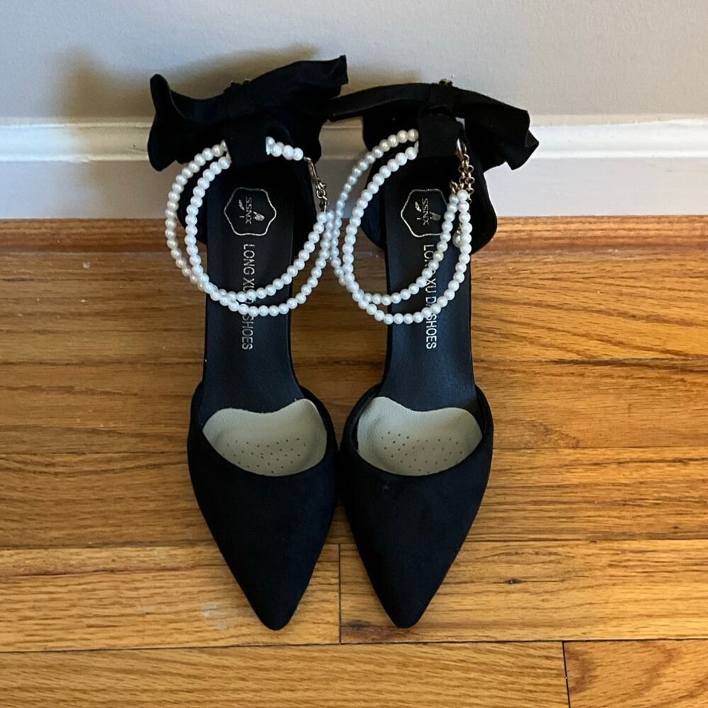 Long Xu Da Shoes Black Heels With Pearl Straps And Bows/Charms